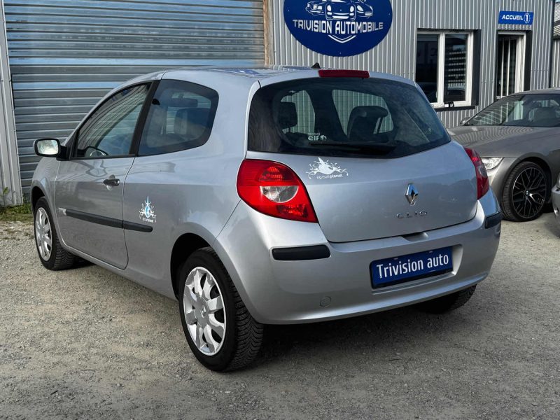 RENAULT  CLIO 1.2 75CH RIP CURL 2009