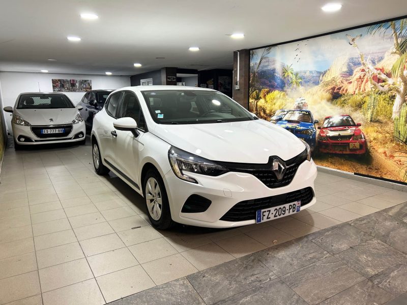 RENAULT CLIO V 1.0 TCE 90 2 PLACES 05/2022 PRIX HT : 7490 € PRIX TTC : 8990 €