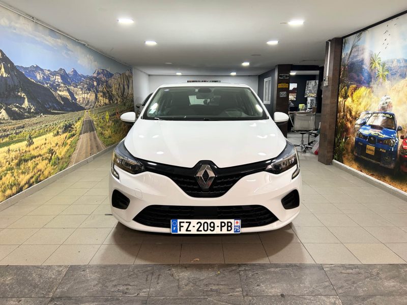 RENAULT CLIO V 1.0 TCE 90 2 PLACES 05/2022 PRIX HT : 7490 € PRIX TTC : 8990 €