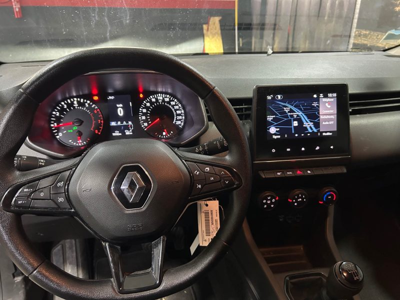 RENAULT CLIO V 1.0 TCE 90 2 PLACES 05/2022 PRIX HT : 7490 € PRIX TTC : 8990 €