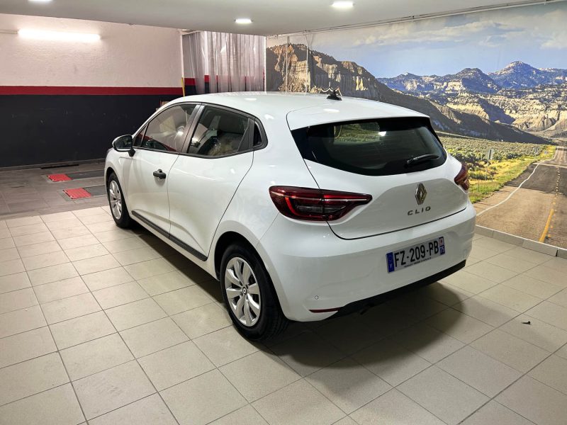 RENAULT CLIO V 1.0 TCE 90 2 PLACES 05/2022 PRIX HT : 7490 € PRIX TTC : 8990 €