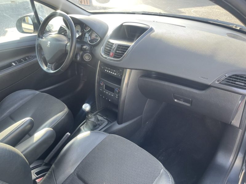 PEUGEOT 207 FELINE 1.6VTI 120CV TOIT PANO JBL CLIM CT OK GARANTIE