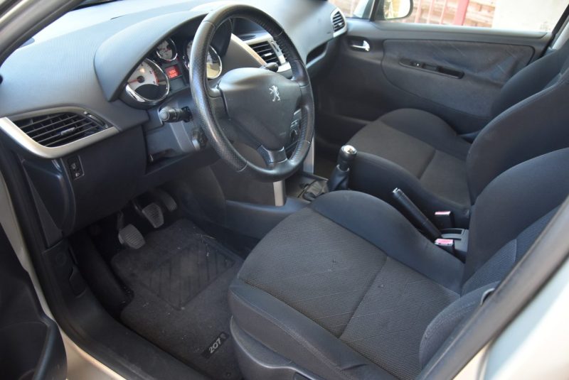 PEUGEOT 207 1.6 HDI 90CH -CLIM -DISTRI NEUVE -GARANTIE 12 MOIS 2008
