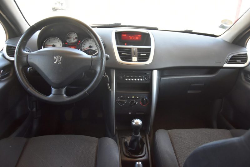 PEUGEOT 207 1.6 HDI 90CH -CLIM -DISTRI NEUVE -GARANTIE 12 MOIS 2008