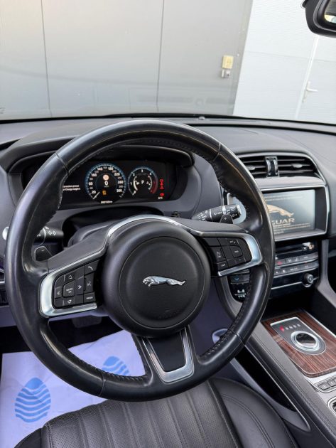 JAGUAR F-PACE - 3.0D - V6 - 300 ch - 4X4 - PORTFOLIO - GARANTIE 3 MOIS 