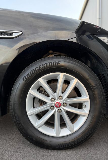 JAGUAR F-PACE - 3.0D - V6 - 300 ch - 4X4 - PORTFOLIO - GARANTIE 3 MOIS 