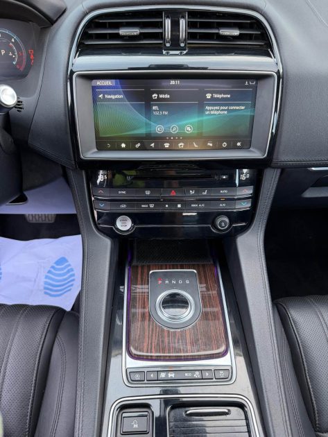 JAGUAR F-PACE - 3.0D - V6 - 300 ch - 4X4 - PORTFOLIO - GARANTIE 3 MOIS 