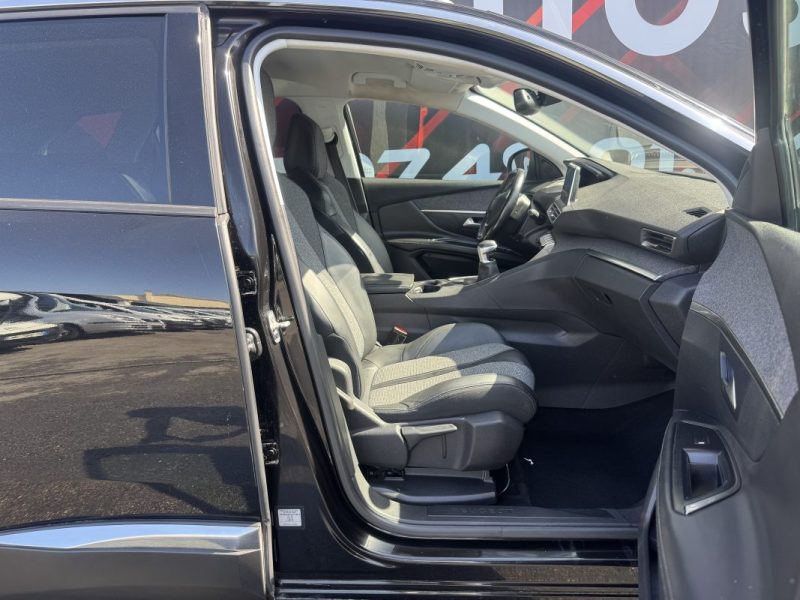 PEUGEOT 3008 II 1.2 Turbo 130 ACCESS 2018