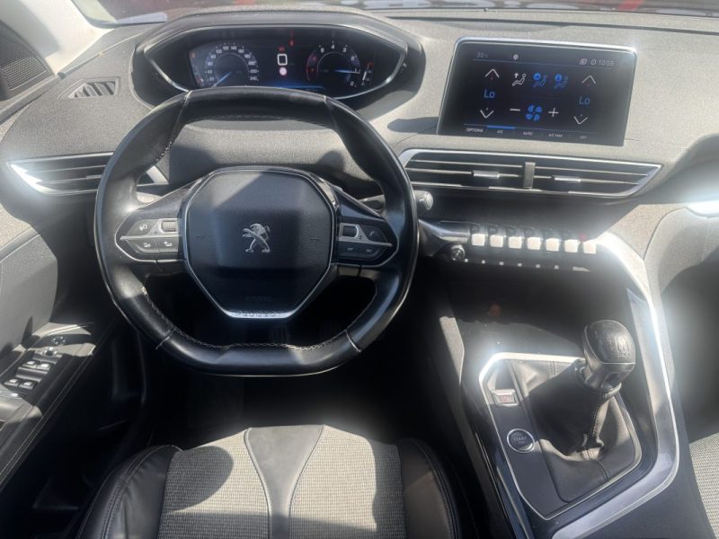 PEUGEOT 3008 II 1.2 Turbo 130 ACCESS 2018
