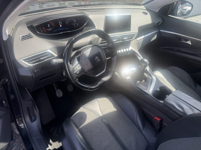 PEUGEOT 3008 II 1.2 Turbo 130 ACCESS 2018