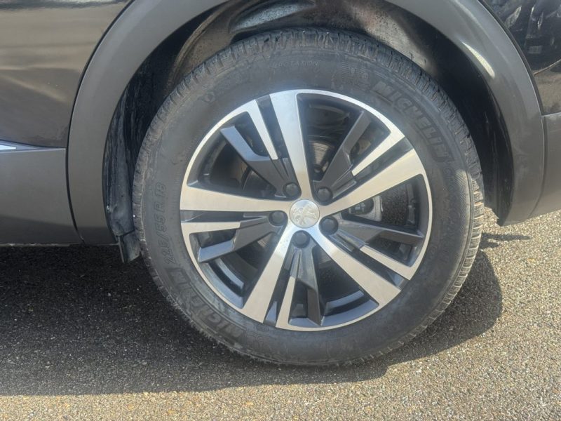 PEUGEOT 3008 II 1.2 Turbo 130 ACCESS 2018