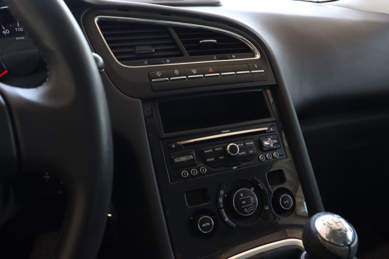 PEUGEOT 5008 1.6 HDI 1560CM3 112CV  2011
