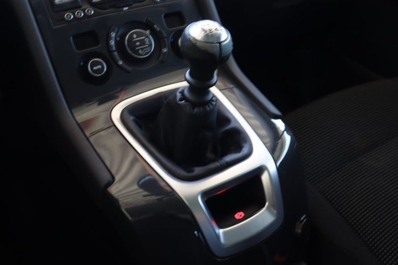 PEUGEOT 5008 1.6 HDI 1560CM3 112CV  2011