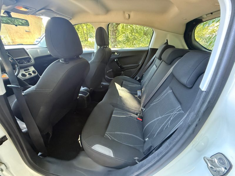 PEUGEOT 208  1.6 HDI 75 ACTIVE 5P 