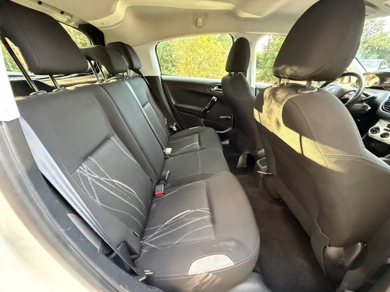PEUGEOT 208  1.6 HDI 75 ACTIVE 5P 