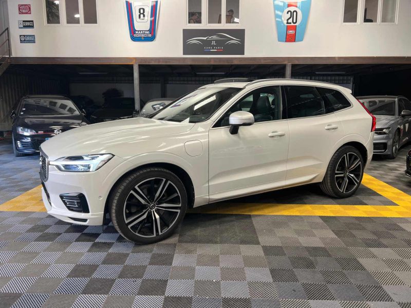 MAGNIFIQUE VOLVO XC60 R DESIGN T8 AWD 2.0i 407CH (320 + 87ch) (TOIT OUVRANT, CARPLAY, CAMERA 360)
