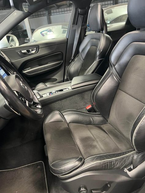 MAGNIFIQUE VOLVO XC60 R DESIGN T8 AWD 2.0i 407CH (320 + 87ch) (TOIT OUVRANT, CARPLAY, CAMERA 360)