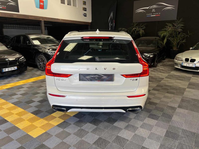 MAGNIFIQUE VOLVO XC60 R DESIGN T8 AWD 2.0i 407CH (320 + 87ch) (TOIT OUVRANT, CARPLAY, CAMERA 360)