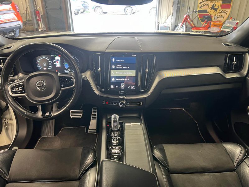 MAGNIFIQUE VOLVO XC60 R DESIGN T8 AWD 2.0i 407CH (320 + 87ch) (TOIT OUVRANT, CARPLAY, CAMERA 360)