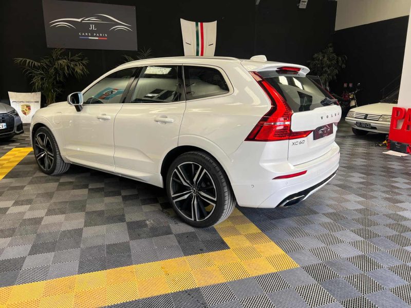 MAGNIFIQUE VOLVO XC60 R DESIGN T8 AWD 2.0i 407CH (320 + 87ch) (TOIT OUVRANT, CARPLAY, CAMERA 360)