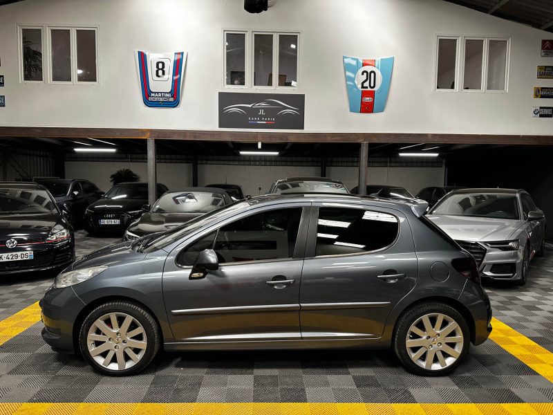 MAGNIFIQUE PEUGEOT 207 1,6 150 CH ( SUIVI D’ENTRETIEN, CARPLAY, SONO FOCAL, TOIT PANORAMIQUE)
