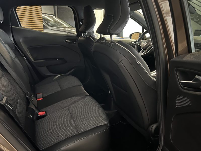 RENAULT CLIO V  1.0 TCE  - 100 cv  - 2020 - Carplay - Boite manuelle - 59000 Km - Excellent état 