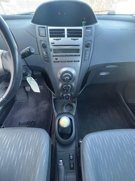 TOYOTA YARIS 1.3 VVT-I 2009