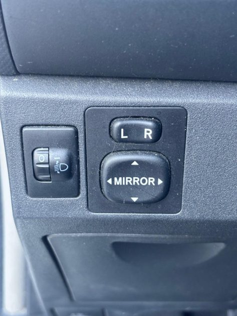 TOYOTA YARIS 1.3 VVT-I 2009