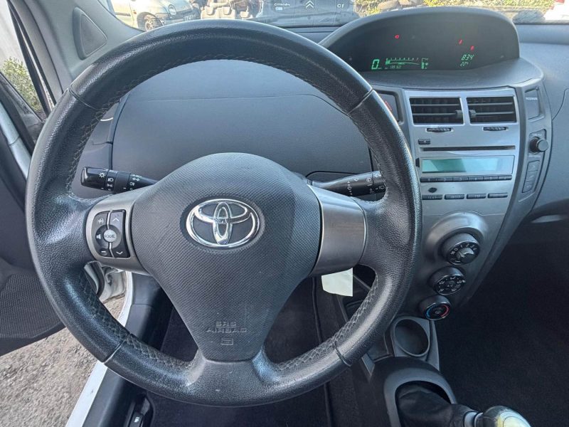 TOYOTA YARIS 1.3 VVT-I 2009