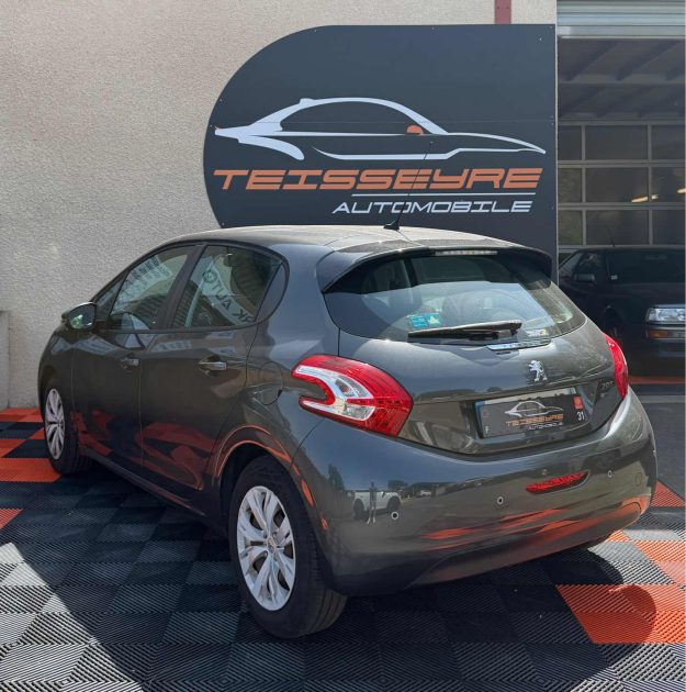Peugeot 208 1.2 Puretech 82 Active - Boite automatique 