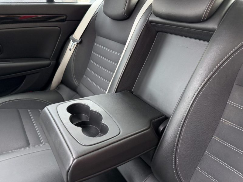 RENAULT LAGUNA 3 III BOSE 2.0 DCi 175 BOITE AUTOMATIQUE TOIT OUVRANT GPS SEMI CUIR - MOTEUR A CHAINE