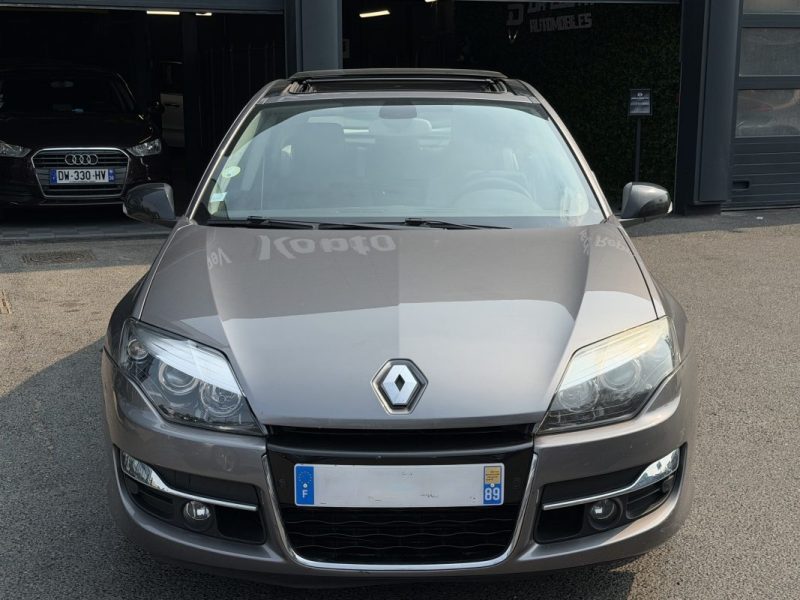 RENAULT LAGUNA 3 III BOSE 2.0 DCi 175 BOITE AUTOMATIQUE TOIT OUVRANT GPS SEMI CUIR - MOTEUR A CHAINE