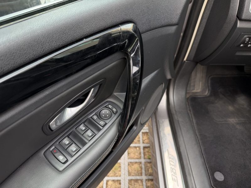 RENAULT LAGUNA 3 III BOSE 2.0 DCi 175 BOITE AUTOMATIQUE TOIT OUVRANT GPS SEMI CUIR - MOTEUR A CHAINE