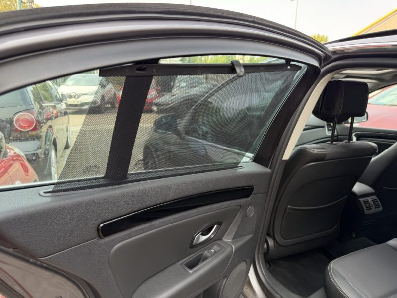 RENAULT LAGUNA 3 III BOSE 2.0 DCi 175 BOITE AUTOMATIQUE TOIT OUVRANT GPS SEMI CUIR - MOTEUR A CHAINE