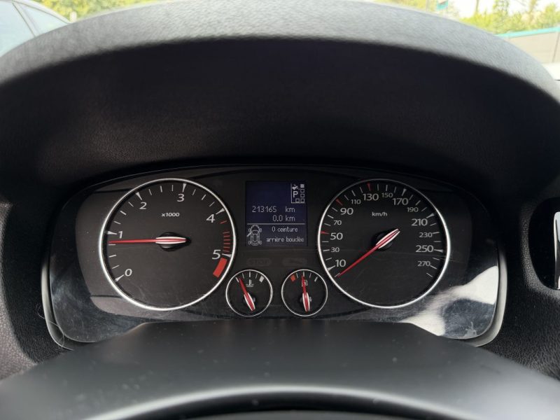 RENAULT LAGUNA 3 III BOSE 2.0 DCi 175 BOITE AUTOMATIQUE TOIT OUVRANT GPS SEMI CUIR - MOTEUR A CHAINE