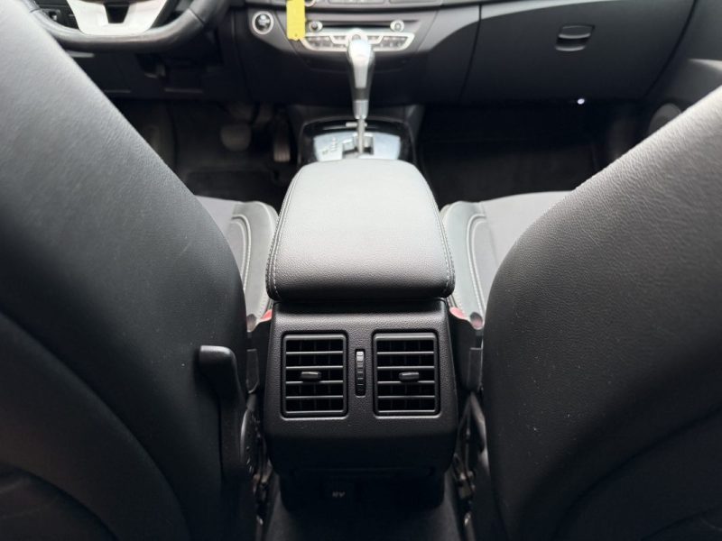 RENAULT LAGUNA 3 III BOSE 2.0 DCi 175 BOITE AUTOMATIQUE TOIT OUVRANT GPS SEMI CUIR - MOTEUR A CHAINE