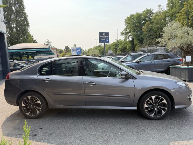 RENAULT LAGUNA 3 III BOSE 2.0 DCi 175 BOITE AUTOMATIQUE TOIT OUVRANT GPS SEMI CUIR - MOTEUR A CHAINE