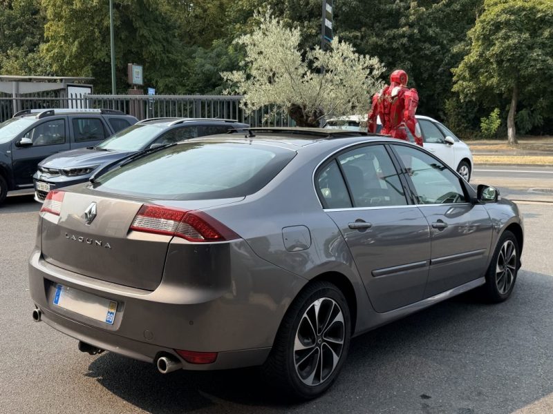 RENAULT LAGUNA 3 III BOSE 2.0 DCi 175 BOITE AUTOMATIQUE TOIT OUVRANT GPS SEMI CUIR - MOTEUR A CHAINE