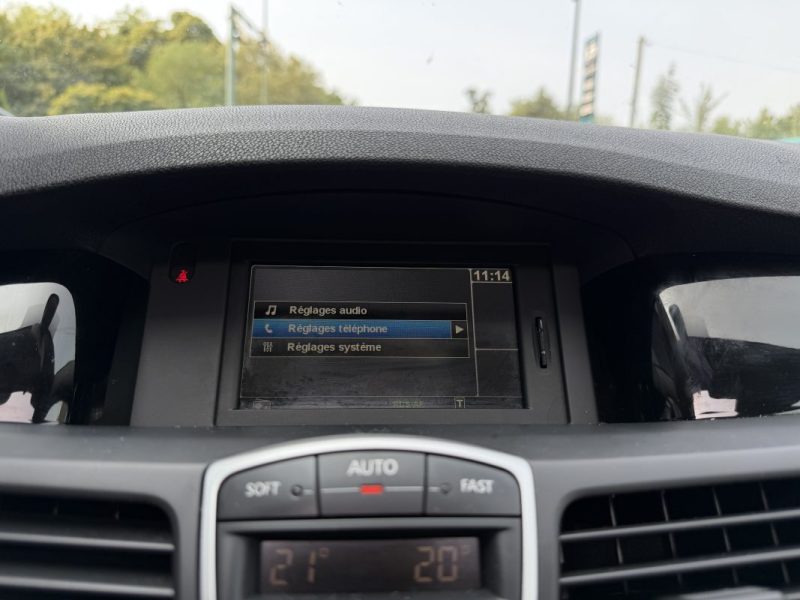 RENAULT LAGUNA 3 III BOSE 2.0 DCi 175 BOITE AUTOMATIQUE TOIT OUVRANT GPS SEMI CUIR - MOTEUR A CHAINE