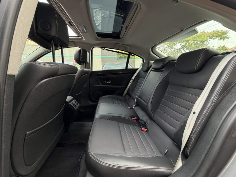 RENAULT LAGUNA 3 III BOSE 2.0 DCi 175 BOITE AUTOMATIQUE TOIT OUVRANT GPS SEMI CUIR - MOTEUR A CHAINE