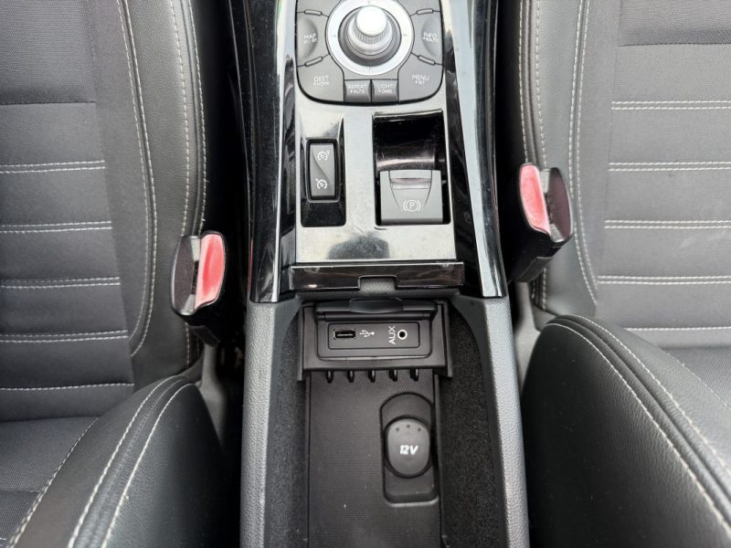 RENAULT LAGUNA 3 III BOSE 2.0 DCi 175 BOITE AUTOMATIQUE TOIT OUVRANT GPS SEMI CUIR - MOTEUR A CHAINE