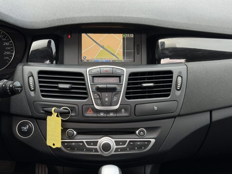 RENAULT LAGUNA 3 III BOSE 2.0 DCi 175 BOITE AUTOMATIQUE TOIT OUVRANT GPS SEMI CUIR - MOTEUR A CHAINE