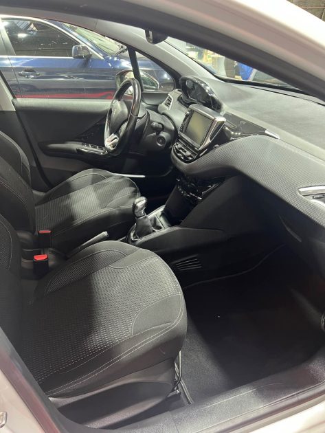 PEUGEOT 208 1.6 BLUE HDI 100 STYLE 2018, Entretenu en concession Peugeot , Climatisation 