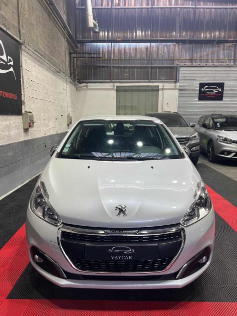 PEUGEOT 208 1.6 BLUE HDI 100 STYLE 2018, Entretenu en concession Peugeot , Climatisation 