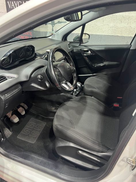 PEUGEOT 208 1.6 BLUE HDI 100 STYLE 2018, Entretenu en concession Peugeot , Climatisation 