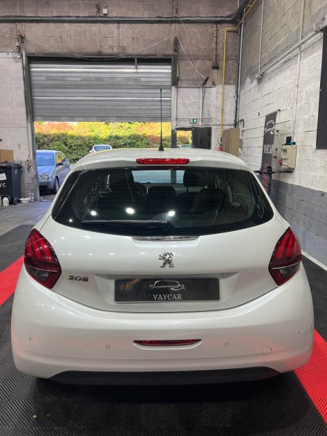 PEUGEOT 208 1.6 BLUE HDI 100 STYLE 2018, Entretenu en concession Peugeot , Climatisation 