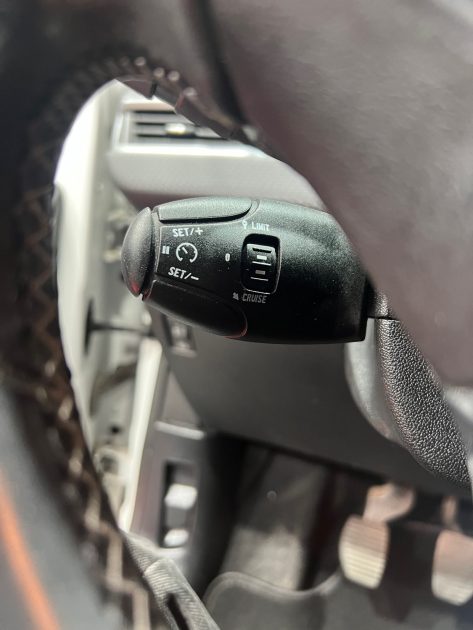 PEUGEOT 208 1.6 BLUE HDI 100 STYLE 2018, Entretenu en concession Peugeot , Climatisation 