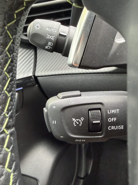 PEUGEOT 208 GT HYBRID 145 CVE-DCS6 / 1 ERE MAIN GARANTIE CONSTRUCTEUR  