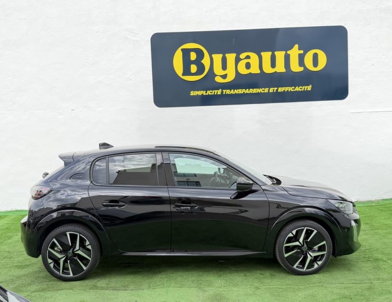 PEUGEOT 208 GT HYBRID 145 CVE-DCS6 / 1 ERE MAIN GARANTIE CONSTRUCTEUR  