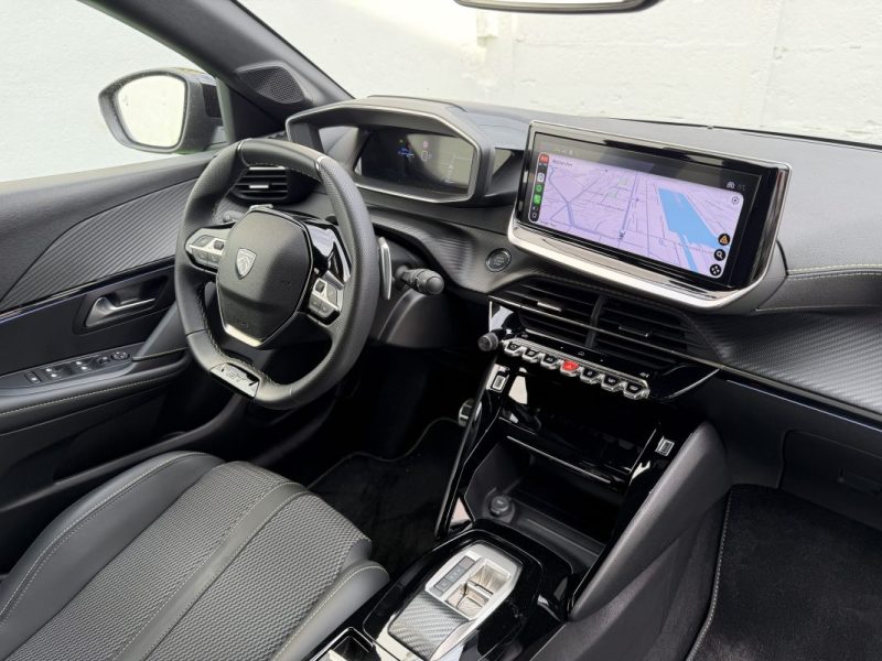 PEUGEOT 208 GT HYBRID 145 CVE-DCS6 / 1 ERE MAIN GARANTIE CONSTRUCTEUR  